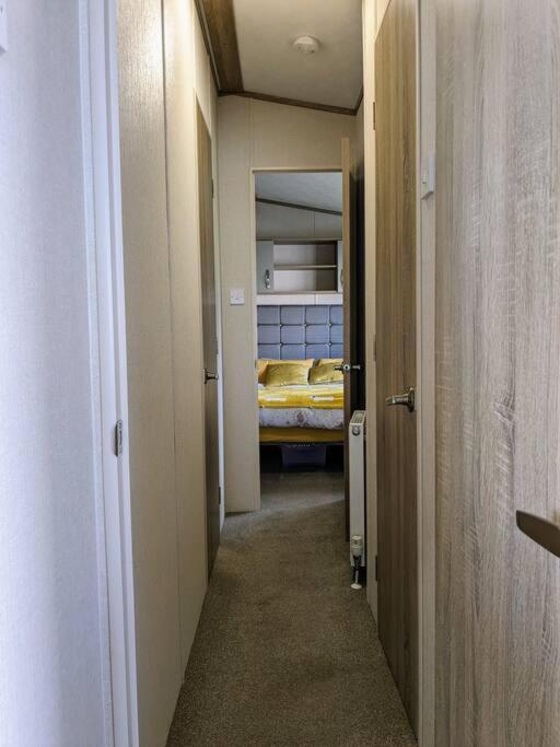 Beautiful Pet Friendly Southerness Caravan With Sea View & Decking Area Mainsriddle Exterior foto